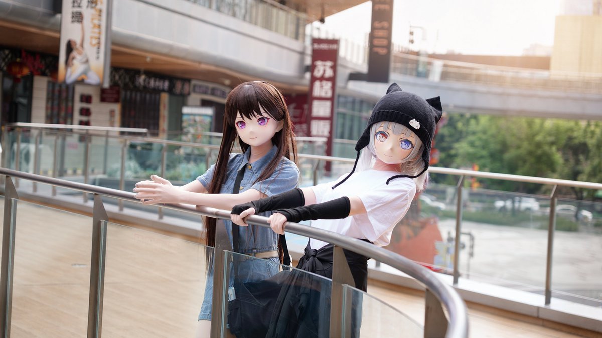 Reze_Bomb_'s tweet photo. “Rikki，好热闹！”
“别乱跑，流浪猫。”
“牵手，不会走丢。”
“真是拿你没办法。”
“和Rikki一起，开心。”
“……下次还可以一起出来。”
Rikki:时光图书馆
#kigurumi #着ぐるみ #MyGo https://t.co/BsSD8QnUWz