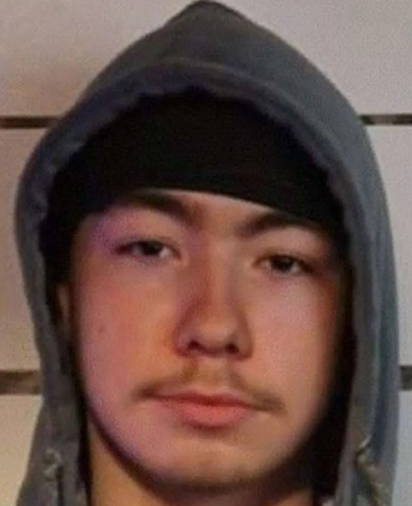 TheGriftReport's tweet photo. URGENT APPEAL for missing girl 16 Ellie may broderick glynn and boy 14 Casper hobden last seen together six days ago cops ask for critical information

Ellie may and Casper vanished last Sunday and have not been seen since sparking growing fears for their welfare police are urging anyone with information to come forward immediately

The pair were last spotted together and officers are asking the public for any sightings or details that could help locate them quickly

Anyone who knows where Ellie may or Casper may be is asked to call 999 right away quoting reference 05 1801

Police say the information is critical as the search continues for the two teenagers who disappeared without trace

Please share this appeal widely to help bring them home safe