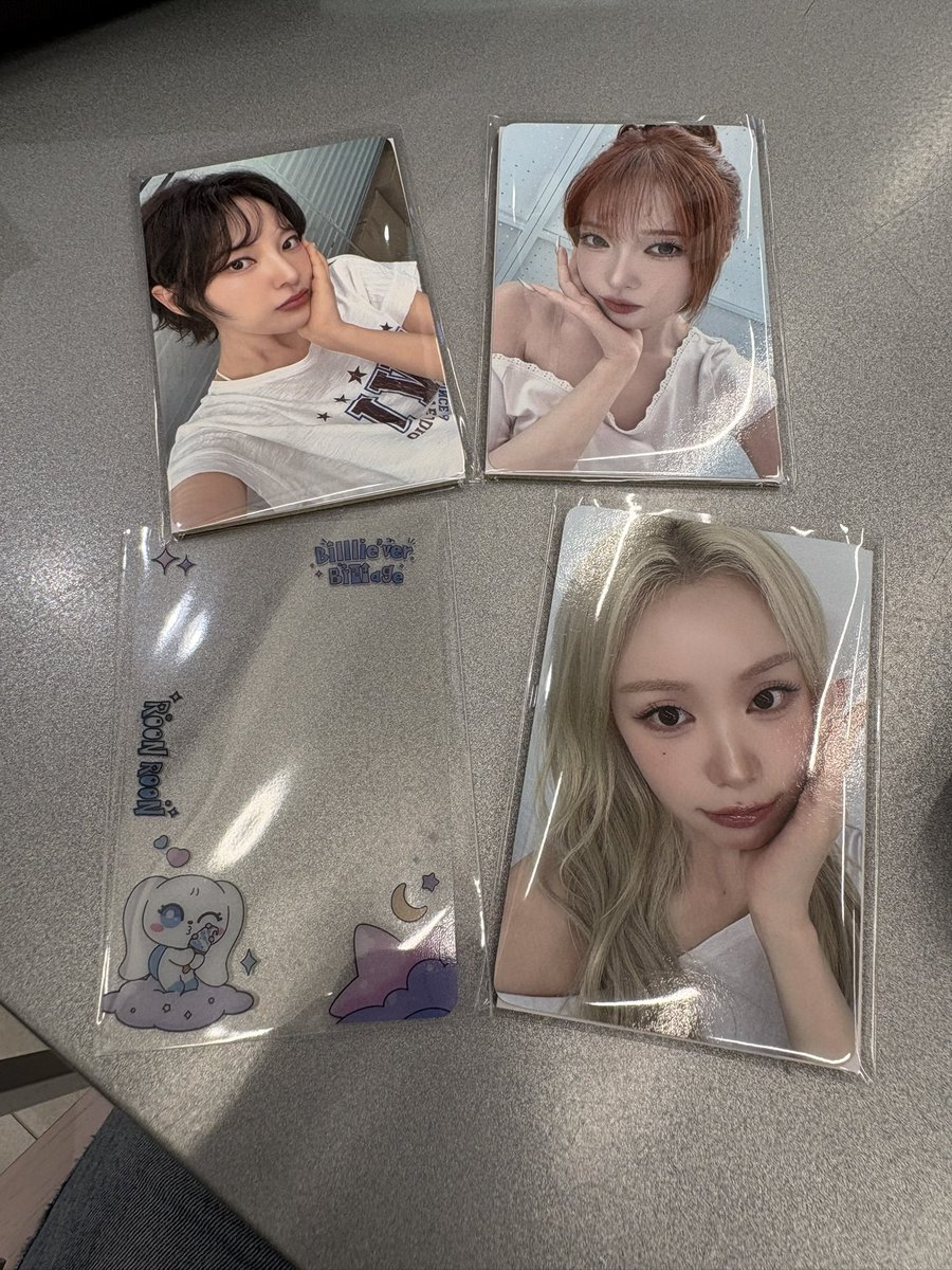 suamoon_99's tweet photo. 빌리 교환

저 : 파우치 수아,하람, 수현 / 투명포카 하루나
님 : 파우치 츠키, 션, 시윤 / 투명포카 하람

제발요..ㅠㅠ https://t.co/lHLi0V0j9z