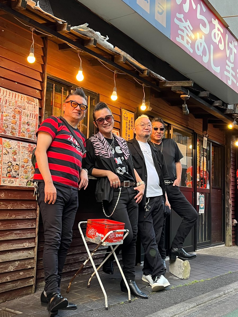 Rockajun3's tweet photo. 本八幡でひとつ
ROUTE14のリハーサル後、前呑ミーティング♬
みたらし団子の肉巻き串
七味かけたら優勝🏆
旨いよこれ😋
#備長扇屋
#居酒屋
#thejamack
#いつも心にロックンロール https://t.co/MoAuKhvZ8y