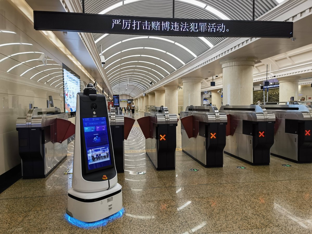 raspberry131's tweet photo. Just tested a game-changing portable air cooler that fits in my bag u0026 beats the heat without bulky ACs—my commute just got way nicer! https://t.co/34qXniTojo