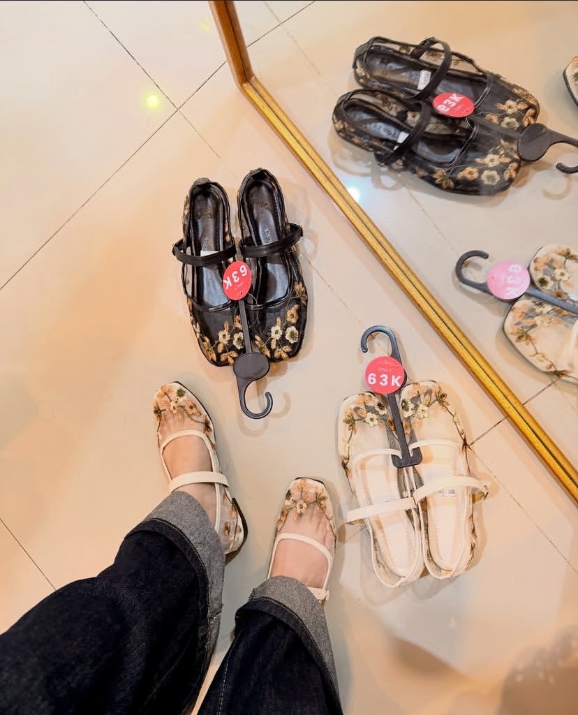 azzazsr's tweet photo. SE CANTIK INI CUMA 63K?!! FIX, YANG JUAL LAGI SEDEKAHHH https://t.co/7THgoxucpx