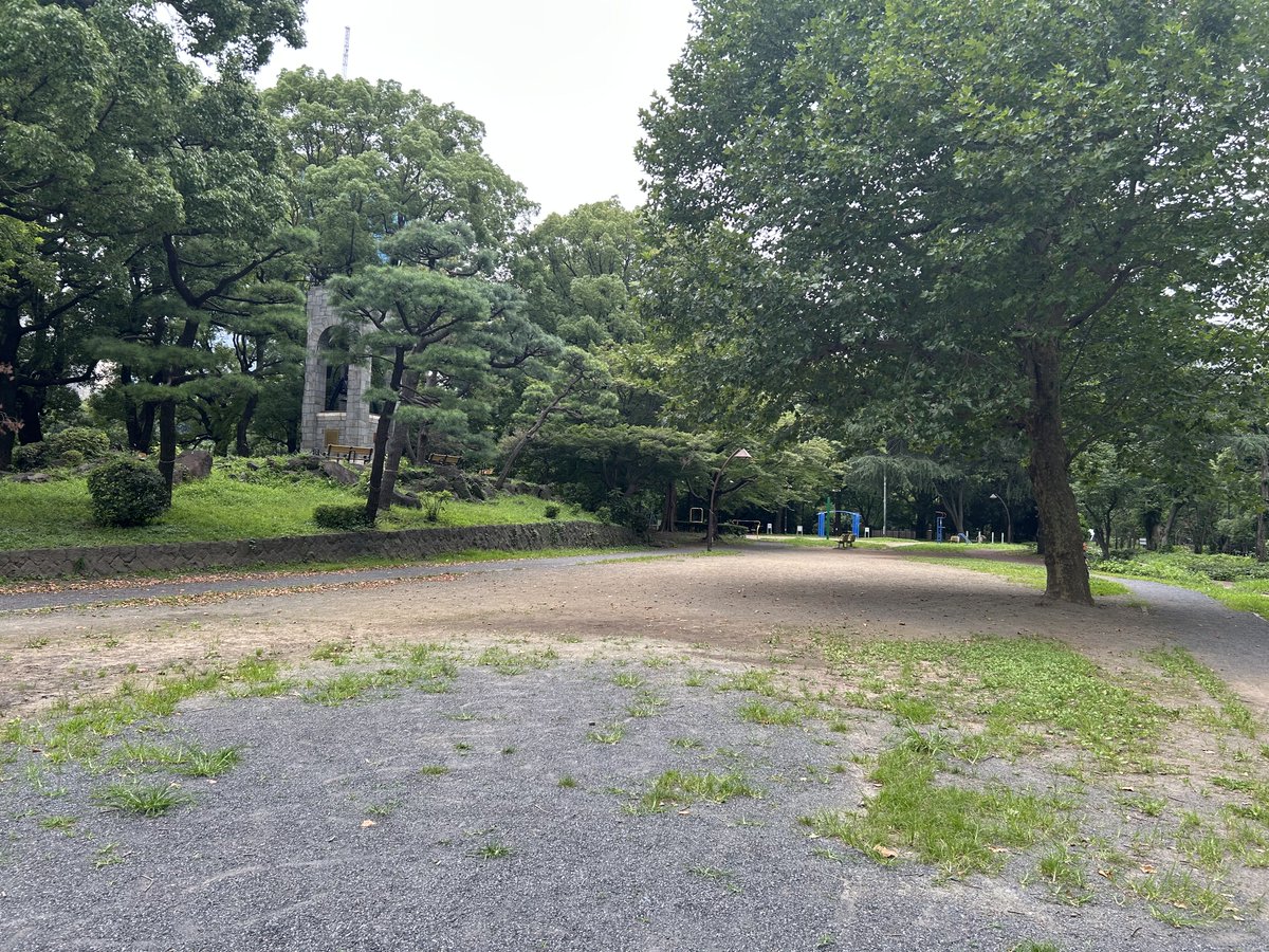 highlawlow's tweet photo. 公園来たけどひとがいない https://t.co/ZkNy33BJCB