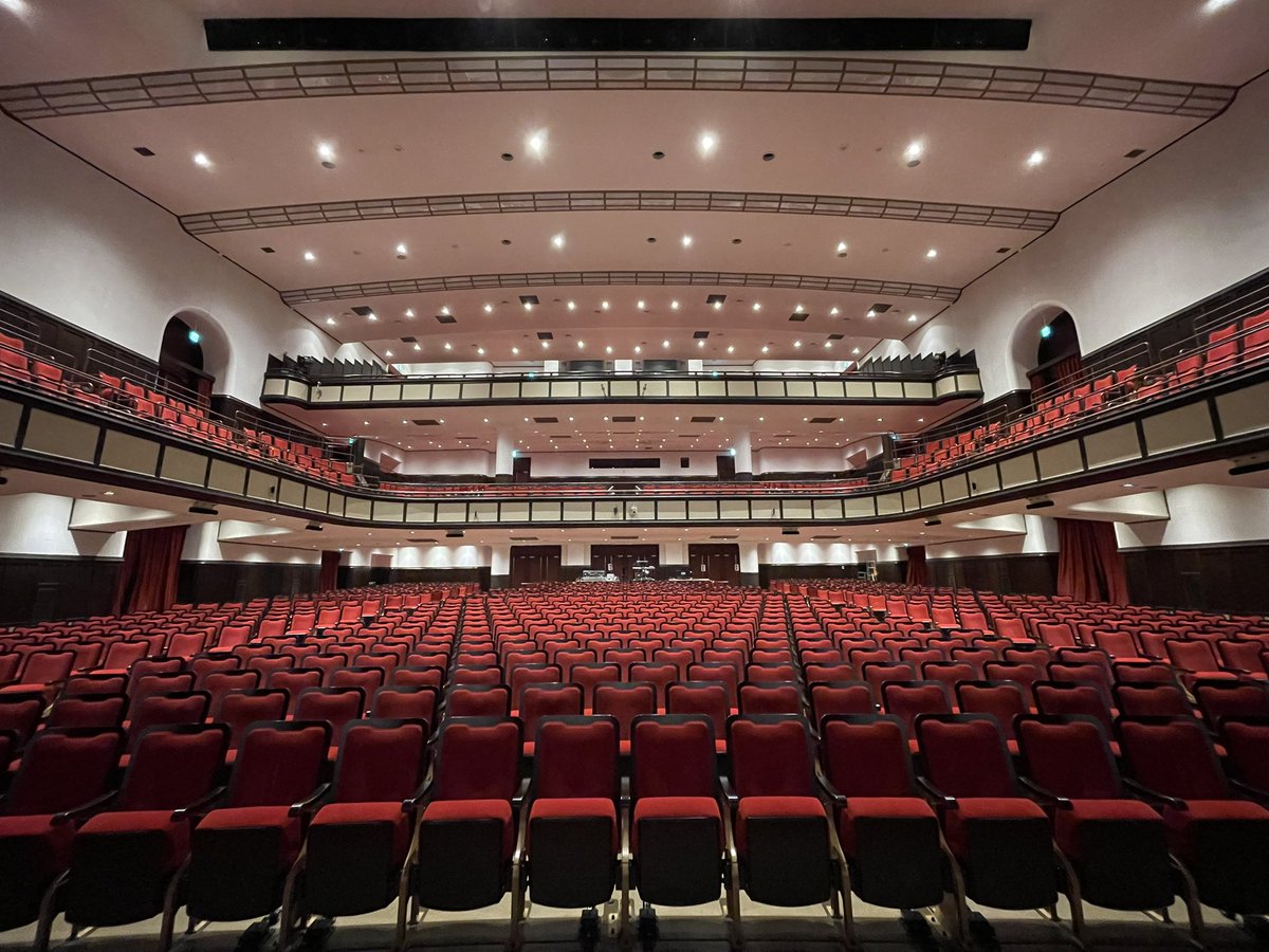 ToshiMaruhashi's tweet photo. 『松平健・コロッケ☆エンタメ魂』
岡谷鋼機��古屋公会堂公演に出演いたしました🎸

https://t.co/2bc85eTnPc

#松平健　さん
#コロッケ　さん
#エンタメ魂
#岡谷鋼機名古屋公会堂 https://t.co/iEyCZFFWOx