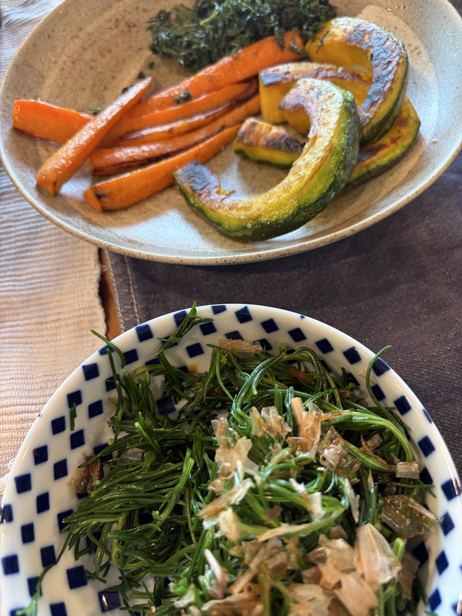 810penguin99's tweet photo. 畑で採れた野菜でお昼🕛 https://t.co/m1VZXuSrSW