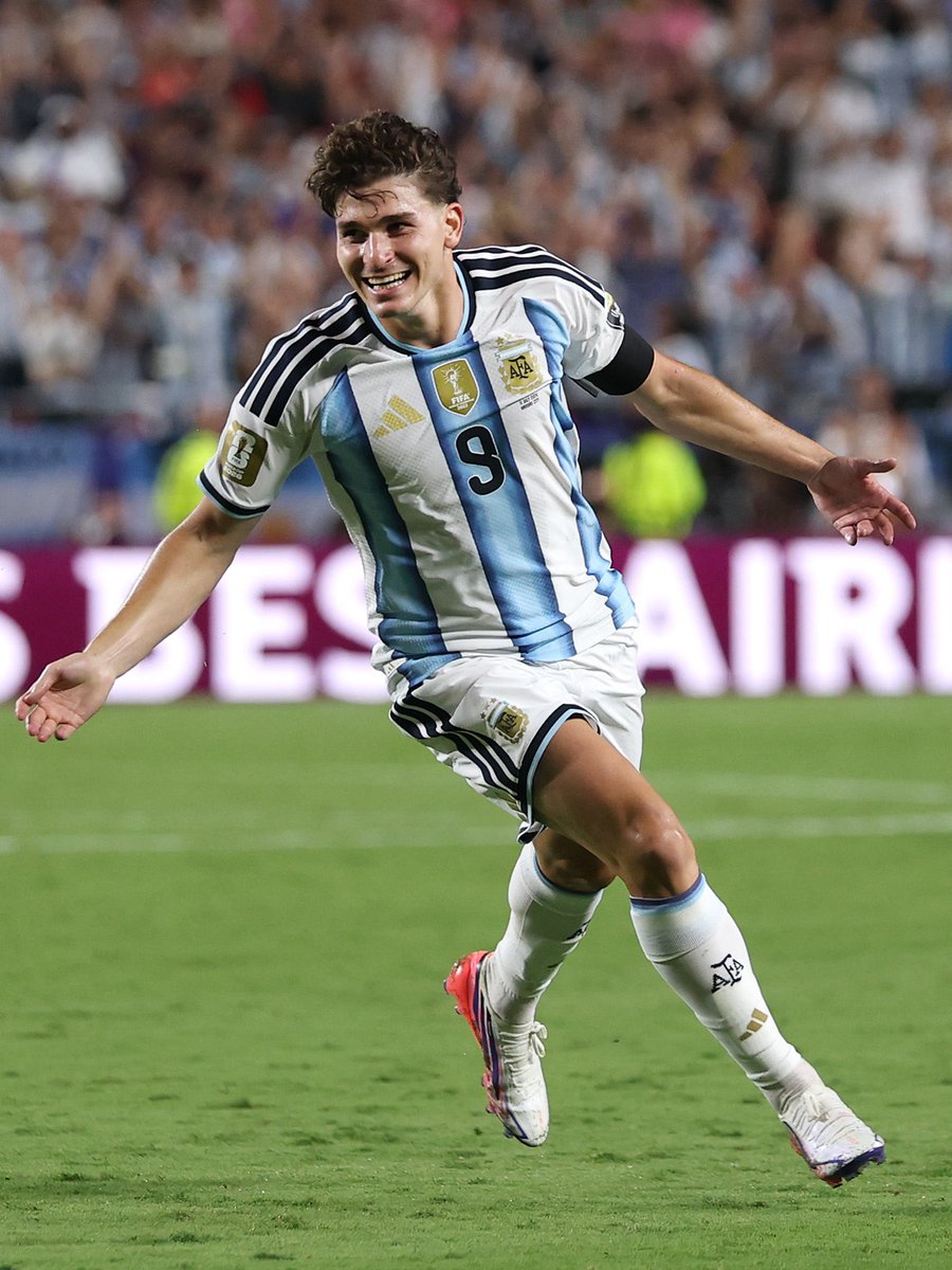 Alman_Kale's tweet photo. 🇦🇷Arjantin, İsviçre’yi uzatmada devirdi ve adını yarı finale yazdırdı! 🔥

Arjantin, final yolunda İngiltere ile karşı karşıya gelecek.

#argentina #fifaworldcup #messi #julianalvarez #martinez #macallister https://t.co/YDfV4susBe