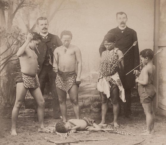 HastoSuprayogo's tweet photo. Satu wujud paling menjijikkan dari mental kolonial Barat adalah human zoo alias bonbin manusia.

Ribuan orang dari Asia, Afrika, Amerika Latin ditangkap dan dipaksa hidup dalam kebun binatang sebagai tontonan bule-bule rasis selama abad 19-20 di Eropa &amp; Amerika Serikat. https://t.co/pRzic991Q2