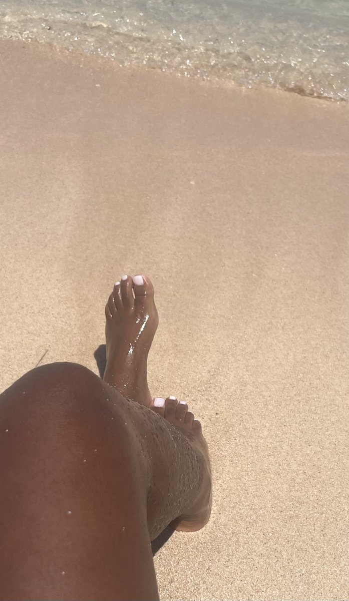 GoddessxJoannax's tweet photo. Wish I had these in someones mouth🤤
#feetfetısh #feetworshi̇p #lickem https://t.co/ooJu6c020e