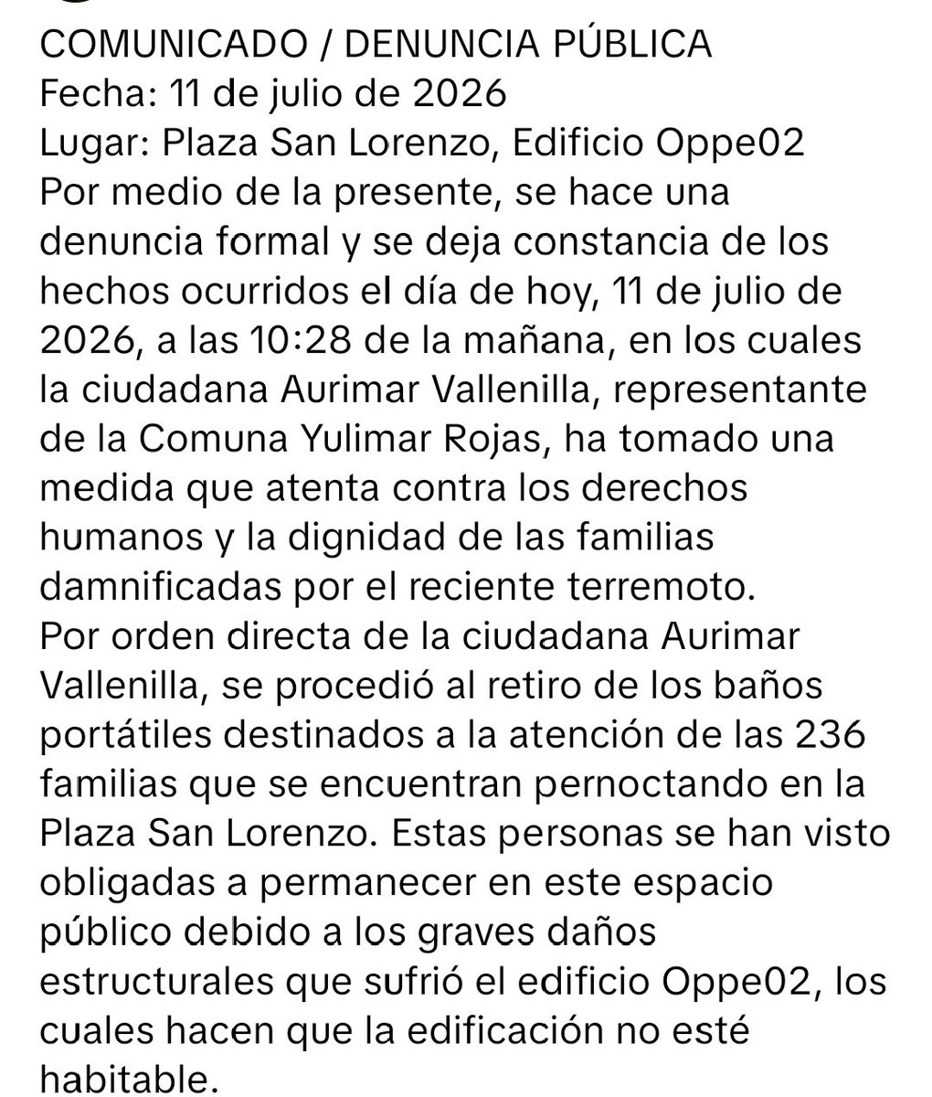 Ari1979_V's tweet photo. Las joyas del chavismo haciendo de las suyas,les quitaron los baños, porqué los quieren obligar a entrar en los apartamentos.
#Caracas 
#11dejulio 
#venezuela79 https://t.co/yr3NxV6KIg