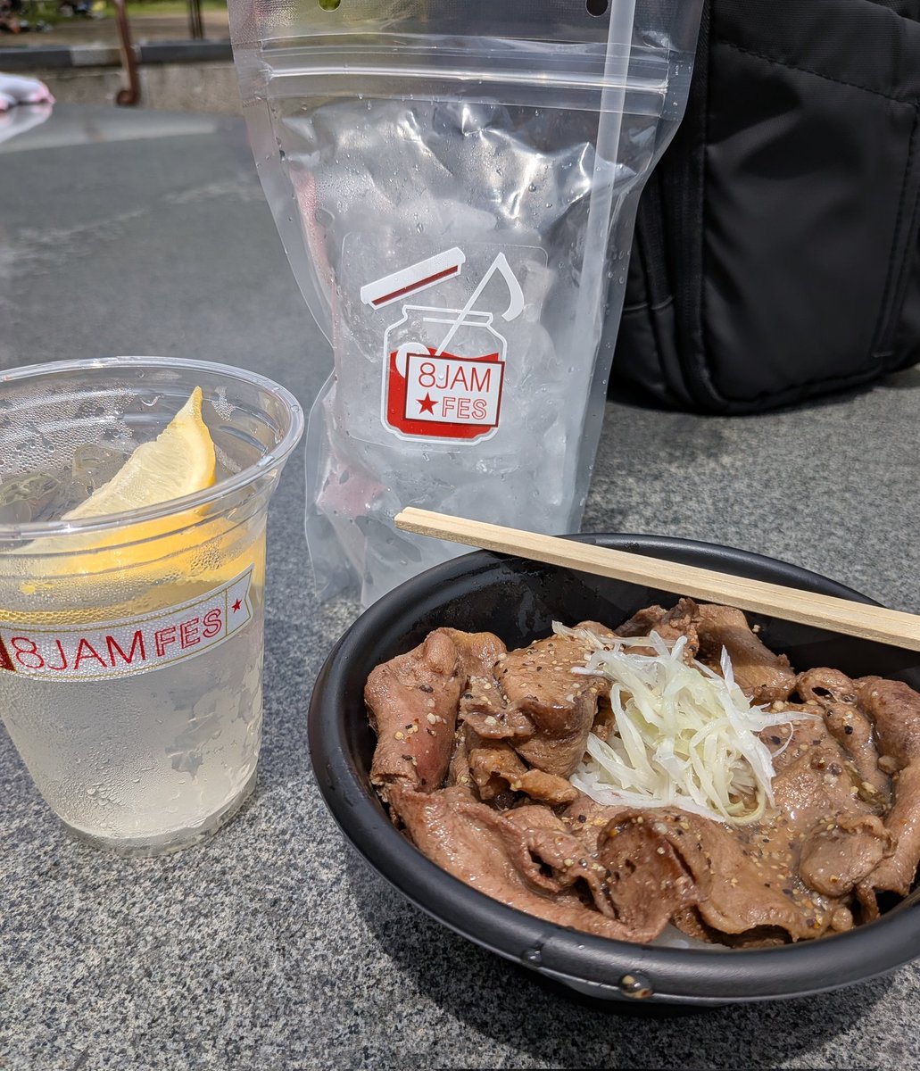 nanamaru2326's tweet photo. 人生初のフェス
楽しすぎる♪
#eightjamFES https://t.co/HVrafJiW9k