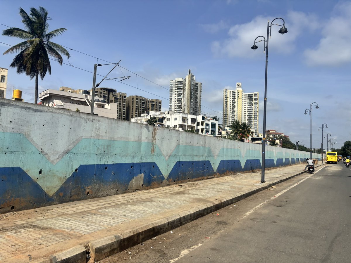 bengalurupost1's tweet photo. Remember how this stretch  on ORR - Bhadrappa Lyt - Nagashettyhalli looked a few months ago?

From a garbage dump to a clean, walkable space the transformation has been real.

Sadly, it takes only a handful of people to start littering again. Now the question is: Can we keep it this way?

A clean city needs responsible citizens too.