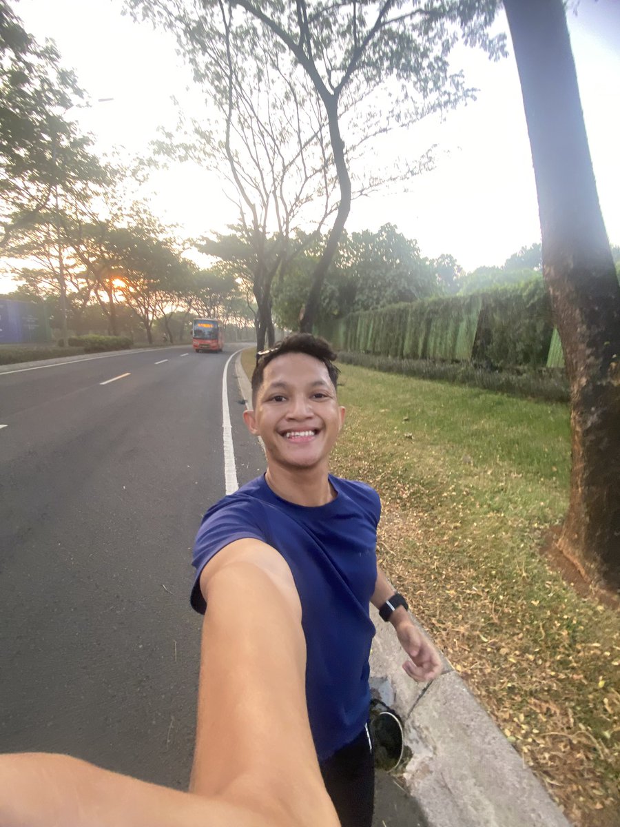 urfavapriel's tweet photo. masih menunggu episode long run bersama pacar https://t.co/foBMqmXfoO