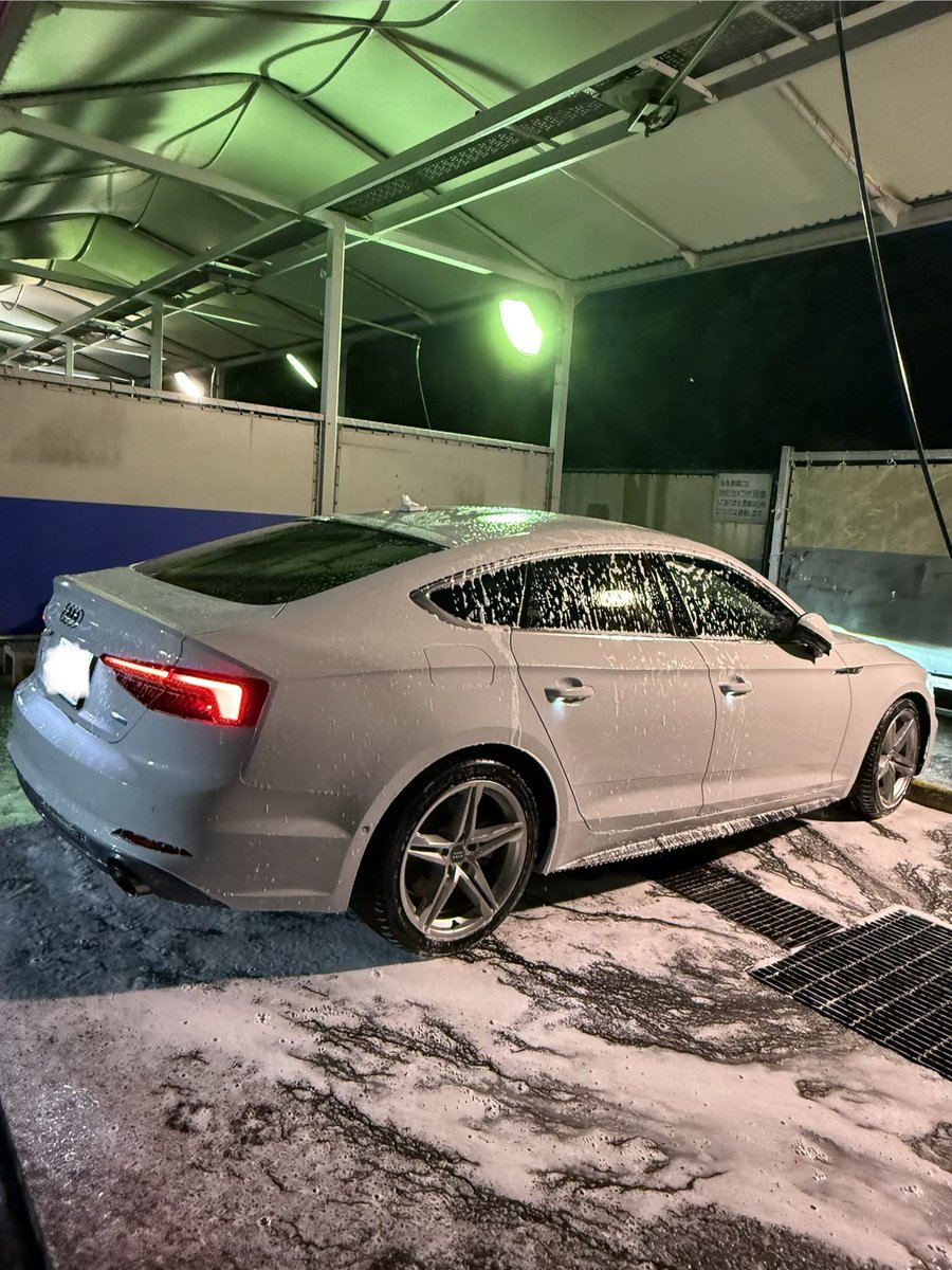 tan_athree's tweet photo. 金夜洗車、土日といる層が違いすぎてびっくり https://t.co/urX86JK73p