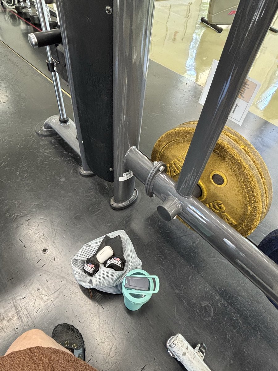 Laylaysyu_Vlaze's tweet photo. 本日も無事トレーニング🏋️♂️出来ました😆✨
お気に入りのトレーニングギアは『Schiek(シーク)』ですわ(⌒▽⌒)・:*+.
パワーグリップもリフティングベルトもSchiekですわ😊✨
からのお昼ごはんですわ✨
.✨*・'(* ✪ ∇ ✪*)'・✨✨
#朝トレ
#workout
#Schiek
#お昼ごはん
#低糖質 https://t.co/077CEFFj7n