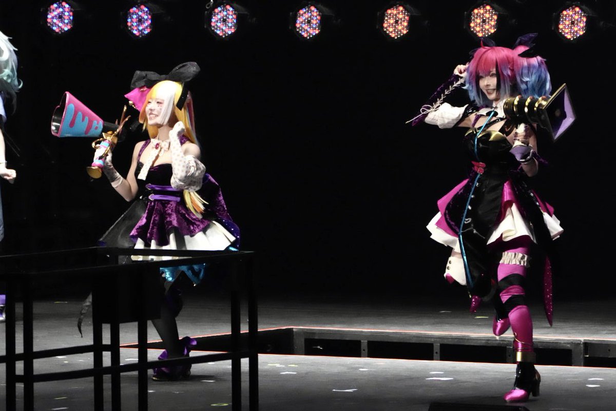 hipparee's tweet photo. キル×ユア×アイドル、今年2人とも元気いっぱいって感じで良かった
でかいマイクも映えるキャラ

ジャック・ザ・リッパー：凸守たかね さん
ラプラス：シスル さん

DREAMDAZE Ⅳ
#モンスト #モンドリ https://t.co/2bR2o9Zu55