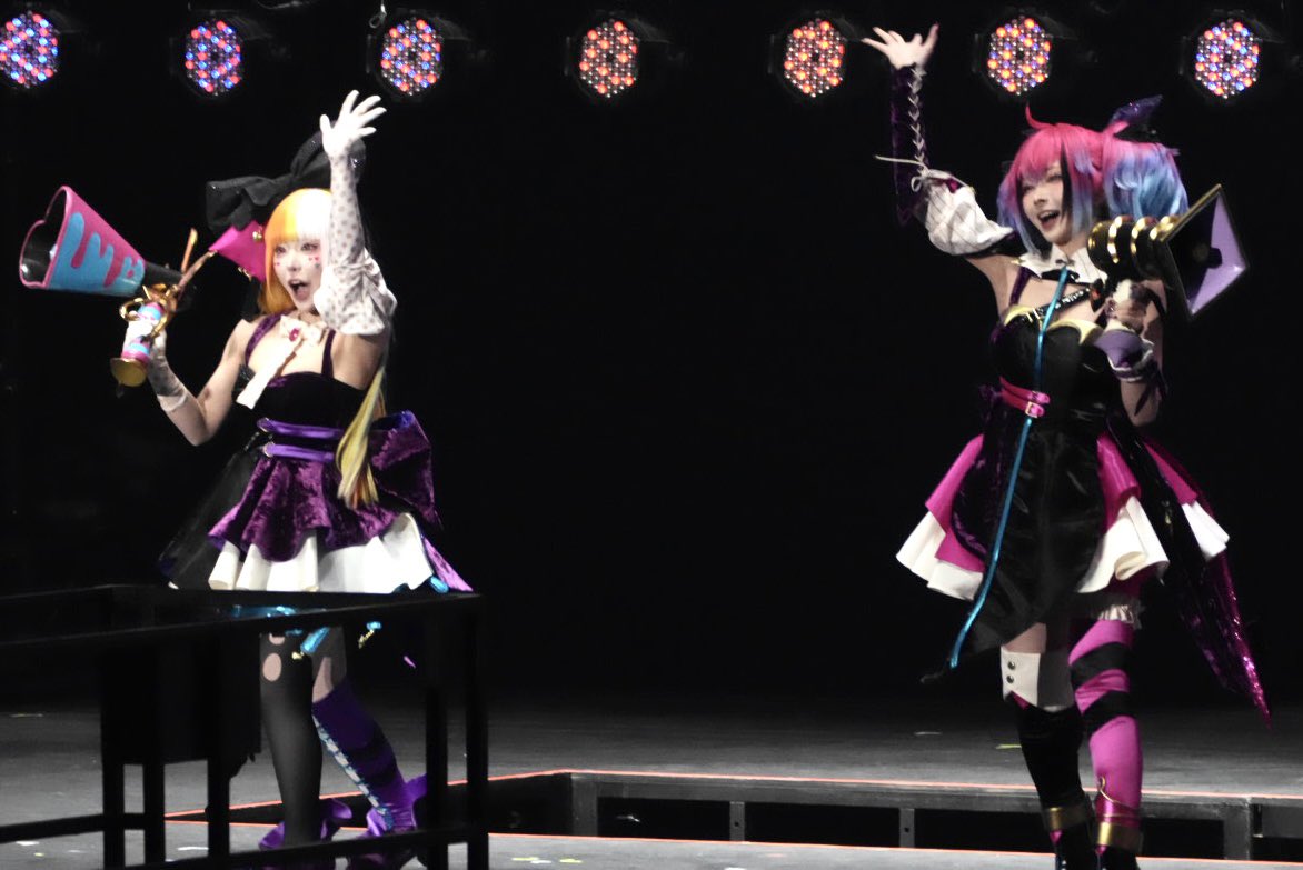 hipparee's tweet photo. キル×ユア×アイドル、今年2人とも元気いっぱいって感じで良かった
でかいマイクも映えるキャラ

ジャック・ザ・リッパー：凸守たかね さん
ラプラス：シスル さん

DREAMDAZE Ⅳ
#モンスト #モンドリ https://t.co/2bR2o9Zu55