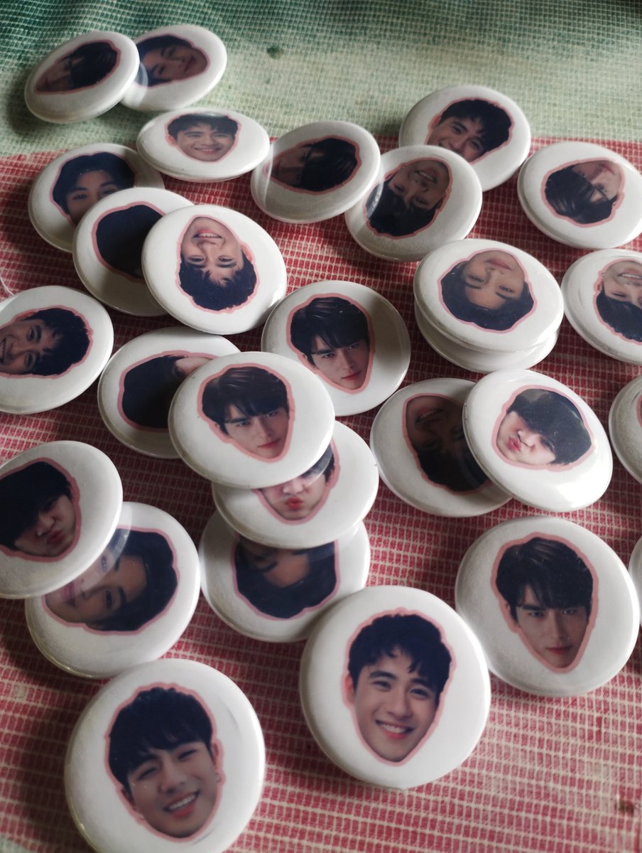 ACEs_Tintinaaa's tweet photo. And now, currently working on a manufacturing company as Mechanical Engineer.

Last Year nabanggit ko sa sarili ko na babawi talaga ako sa boys pag magkakaroon ng pagkakataon. And now here it is.
For ACEs na aattend sa July 26, I think, see you with all these pins
#BGYO @bgyo_ph https://t.co/u1Tj7akpa5