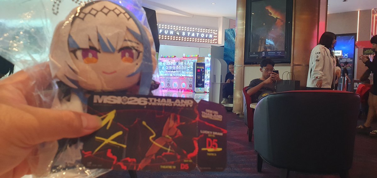 bastard_10110's tweet photo. พาเดกซนมางานดูแข่ง LoL มีคนให้ กอว มาด้วยแหละ อิอิอิ
#ZONATA #msithailandviewingparty https://t.co/gyxODyj3QU
