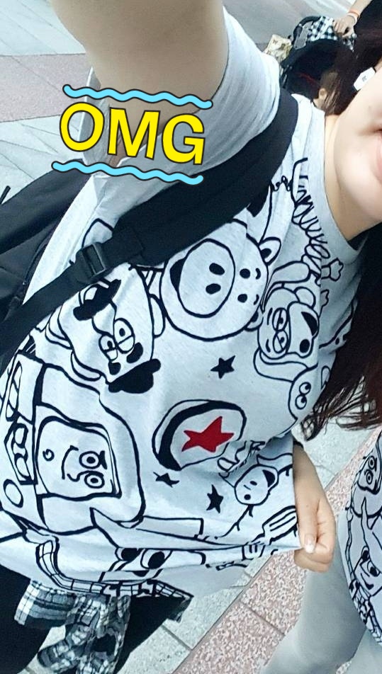 GraOnew's tweet photo. 9年前香港のディズニーで買ったお気にいりのトイ・ストーリーTシャツ着て、
朝イチでトイ・ストーリー５見に行ってきた🥰
面白かったし、泣いたわぁ😭
4は受け入れがたかったけど5はまた名作🫰💕

←今日　9年前→
お気に入り過ぎて殆ど着てないから綺麗なまま✨️今後も大事にしよう☺️ https://t.co/WXlOQVCpO8
