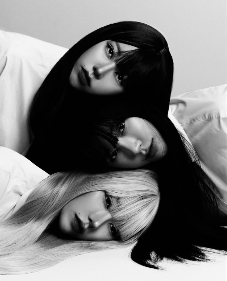 愛と罪 — Yᥙmᥱ Utsᥙsᥱmι tweet media