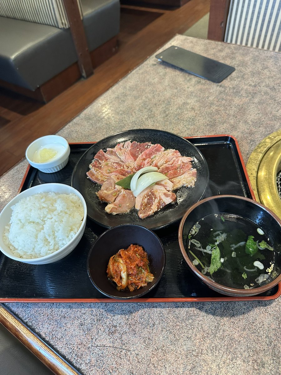 zep1970jp's tweet photo. お昼ごはん https://t.co/MugrDDjV8a