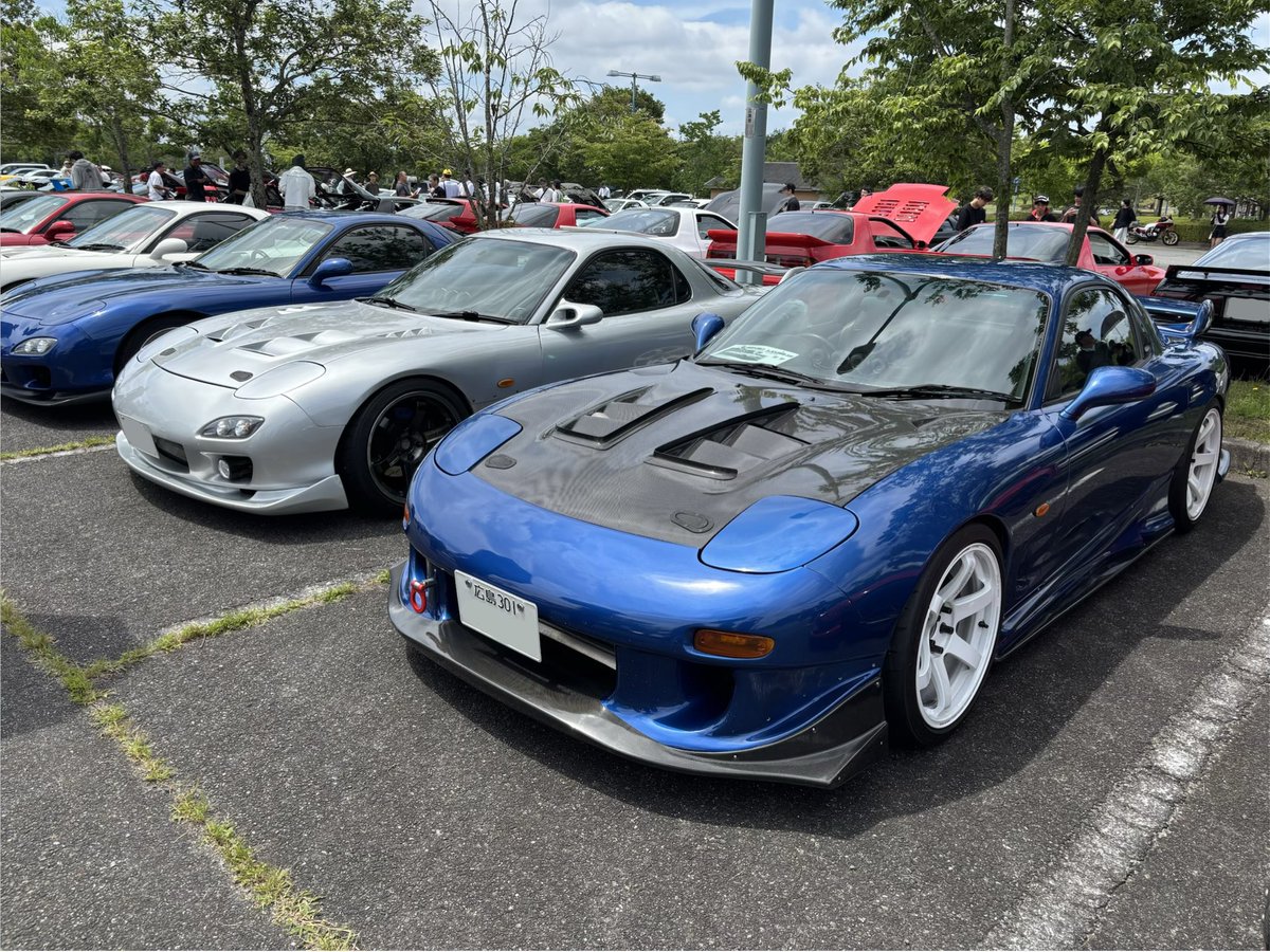 latte_fiat's tweet photo. 友達夫婦FDと一緒にロータリーミーティングに来たけど暑すぎてすぐに離脱した😂 https://t.co/3PXsBH4fVm