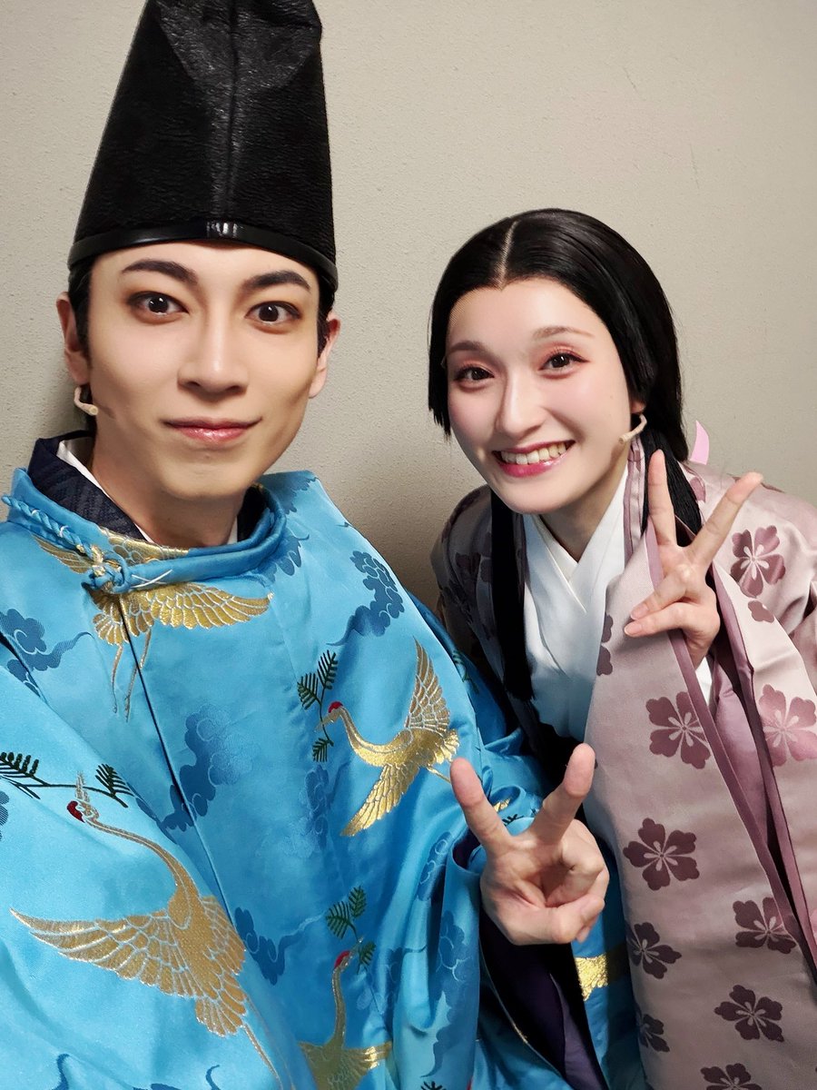 ayukawa_taiyou's tweet photo. 「花語り 源⽒物語 〜 いにしえの恋、散リ咲ク花 〜」

楽日、マチネにご来場くださりありがとうございました！
もう千秋楽か…早い。

どうぞ、ひとときを楽しんでくださいませ👋

槙原唯さん、武井和歩さん、真島淳さん、七瀬悠さんと^ ^💐 https://t.co/EdW19E5k4h