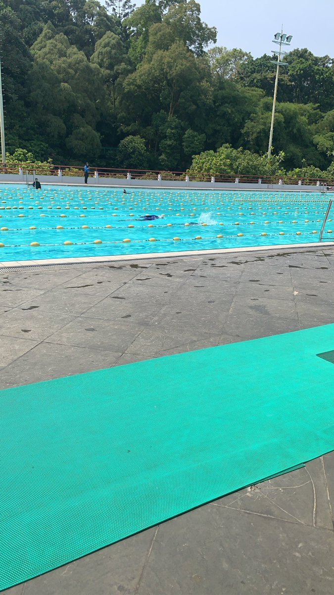 eehriz's tweet photo. finallyy gw bisa duckdive di renang minggu ini, tapi sakit banget sama tekanan dasar kolammnya jirr https://t.co/Nur3RHEhp9