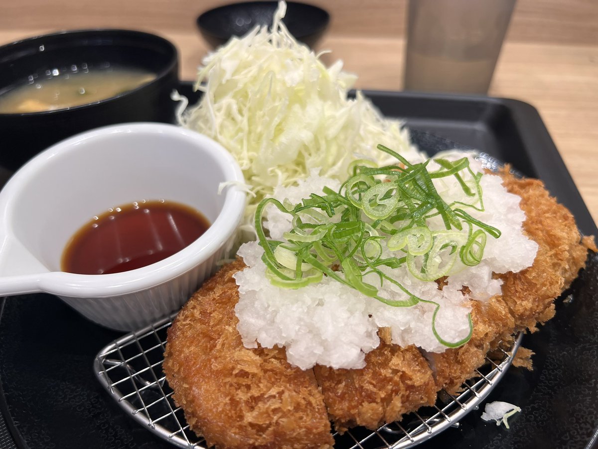 Gooono's tweet photo. 遅めのランチ。
今週も松のや。 https://t.co/fxrsW9bsv1