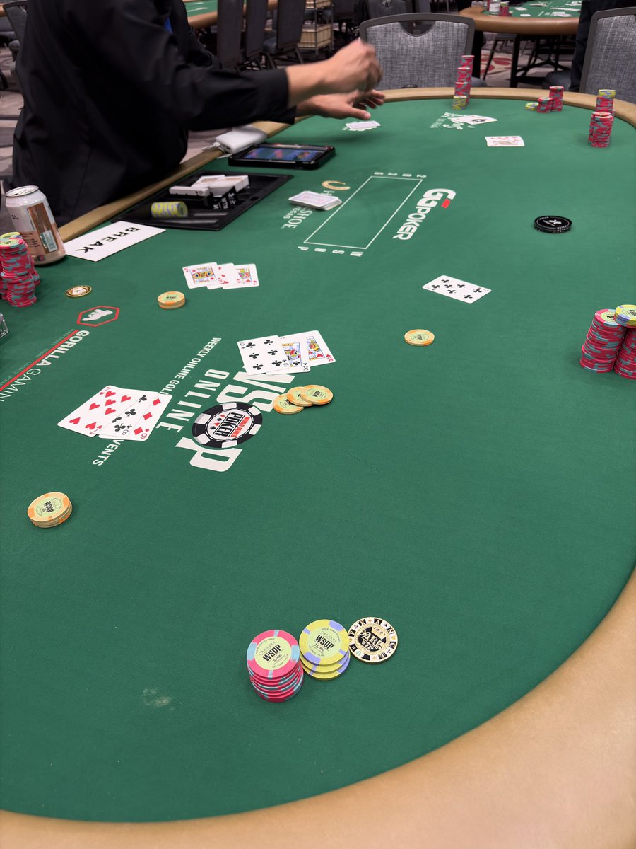 KAZAMI_Pro's tweet photo. 7月11日 土曜日
#493 $250 Daily Tournament.
優勝🏆賞金200万円
Level-17
18位
#LasVegas #WSOP #Daily https://t.co/cl1vPxAOaC