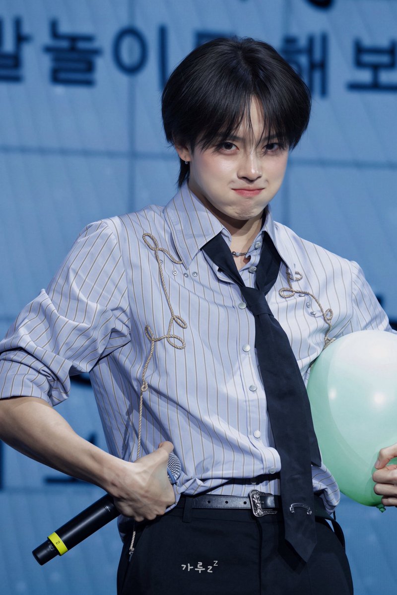 0u3ou's tweet photo. 260711 상하이 팬미팅 HQ

#강민 #유강민 #KANGMIN #YOOKANGMIN #カンミン #베리베리 #VERIVERY https://t.co/PqlYCIBDV1