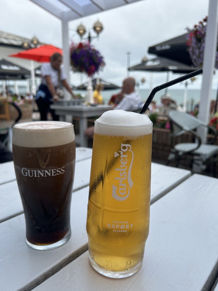 aston1970ap's tweet photo. Hubby and I having a cheeky pint in #Jeromes #Bridlington before leaving for our train 👫🍺🍻🌊 https://t.co/IEtvhGoG9l