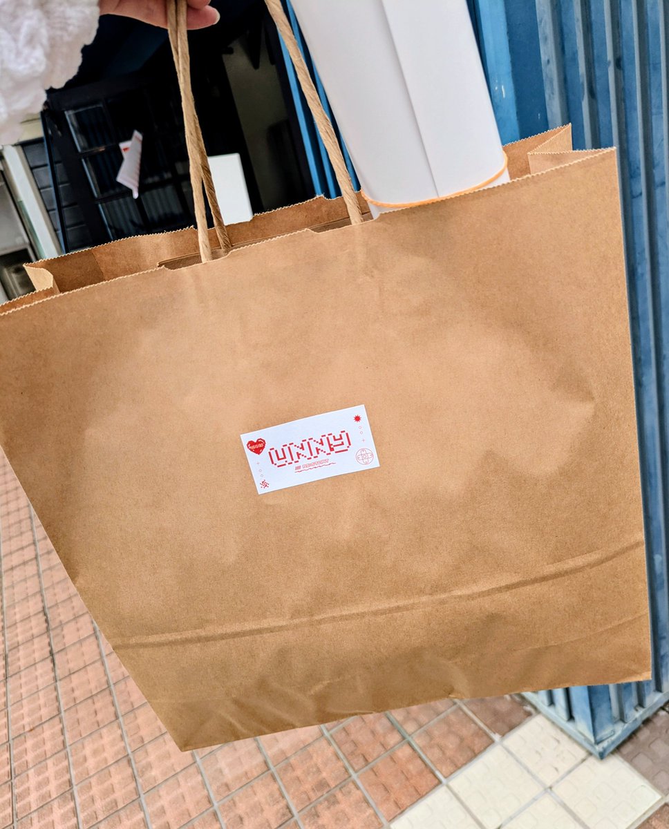 rono_happy's tweet photo. UNNYのポップアップに行きました！
お目当てのアイテム買えて嬉しい♡
同じ建物に爬虫類ショップがあったのも個人的に嬉しかった🦎
#UNNY  #まろくん https://t.co/005ZlyEBtb