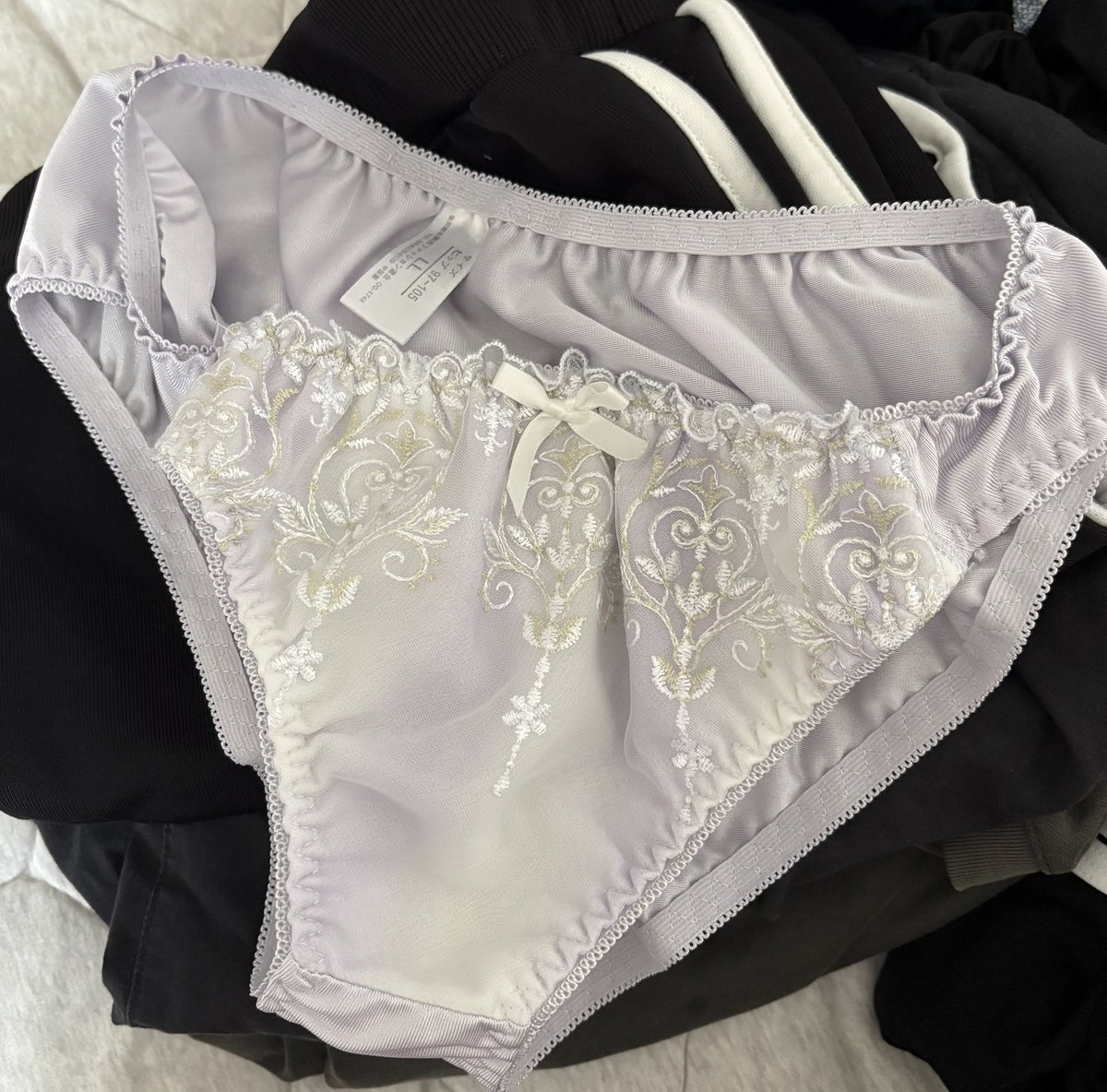 Memomemouuu's tweet photo. #下着使用済み
#売り子女子
#パンツ
#使用済みパンツ
3500円 https://t.co/RsWgtz4GGA