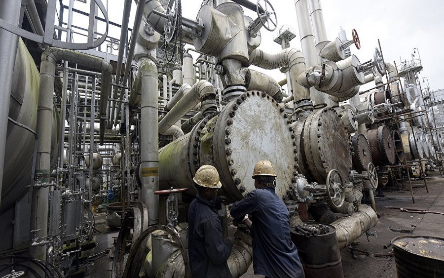 DrCroc28's tweet photo. Buhari borrowed $1 billion loan to fund the rehabilitation of Port Harcourt Refinery. 

That loan was backed by a pledge of 67,000 barrels of crude oil per day & repayment started in 2024, with maturity in June 2029. 

What this means is that we are using crude oil to repay loan for a non-functional refinery till 2029. 

- Where’s Buhari today? 
- Where’s Port Harcourt refinery?...
