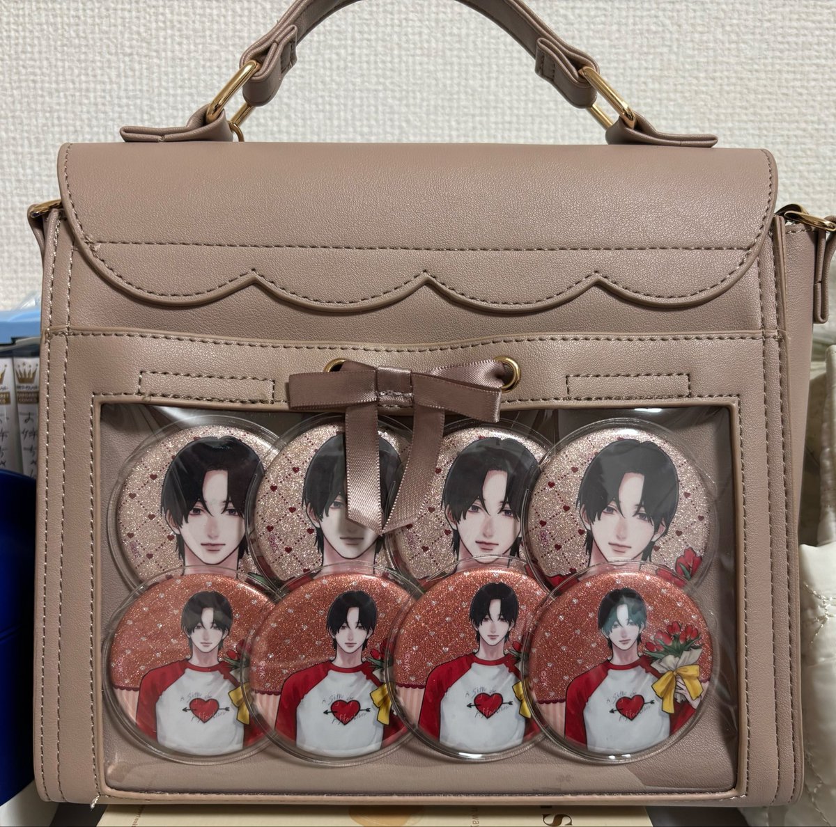 89mi88's tweet photo. 8個でも6個でも大丈夫なミニ痛バ(*´ω｀*) https://t.co/HBCdCD2cI1