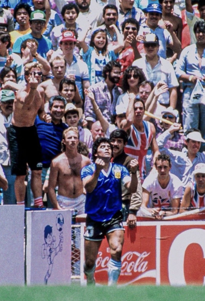AgustinLRiveros's tweet photo. Ya lo hizo Diego, ahora es tu momento. Es tu turno Leo. Te toca defendernos de los que nos mataron a los nuestros. Un pasito más. Messi puede quedar en la historia grande. 
A los piratas ni un vaso de agua
🔪🏴󠁧󠁢󠁥󠁮󠁧󠁿 https://t.co/hiFLbaRJLB