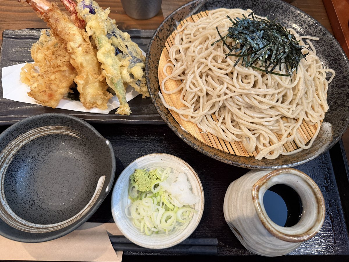 goraku666's tweet photo. ﾘ/__・ﾘ < ラーメンにゃ★ https://t.co/Vsw0lBwruT