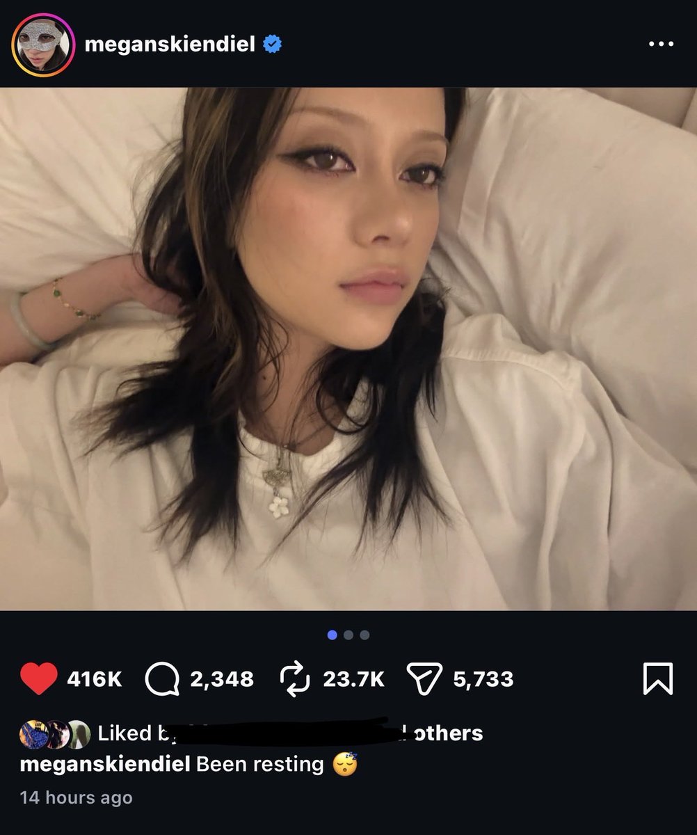 lacedbysosau's tweet photo. she look faded #katseye https://t.co/UyZG6GcBVb
