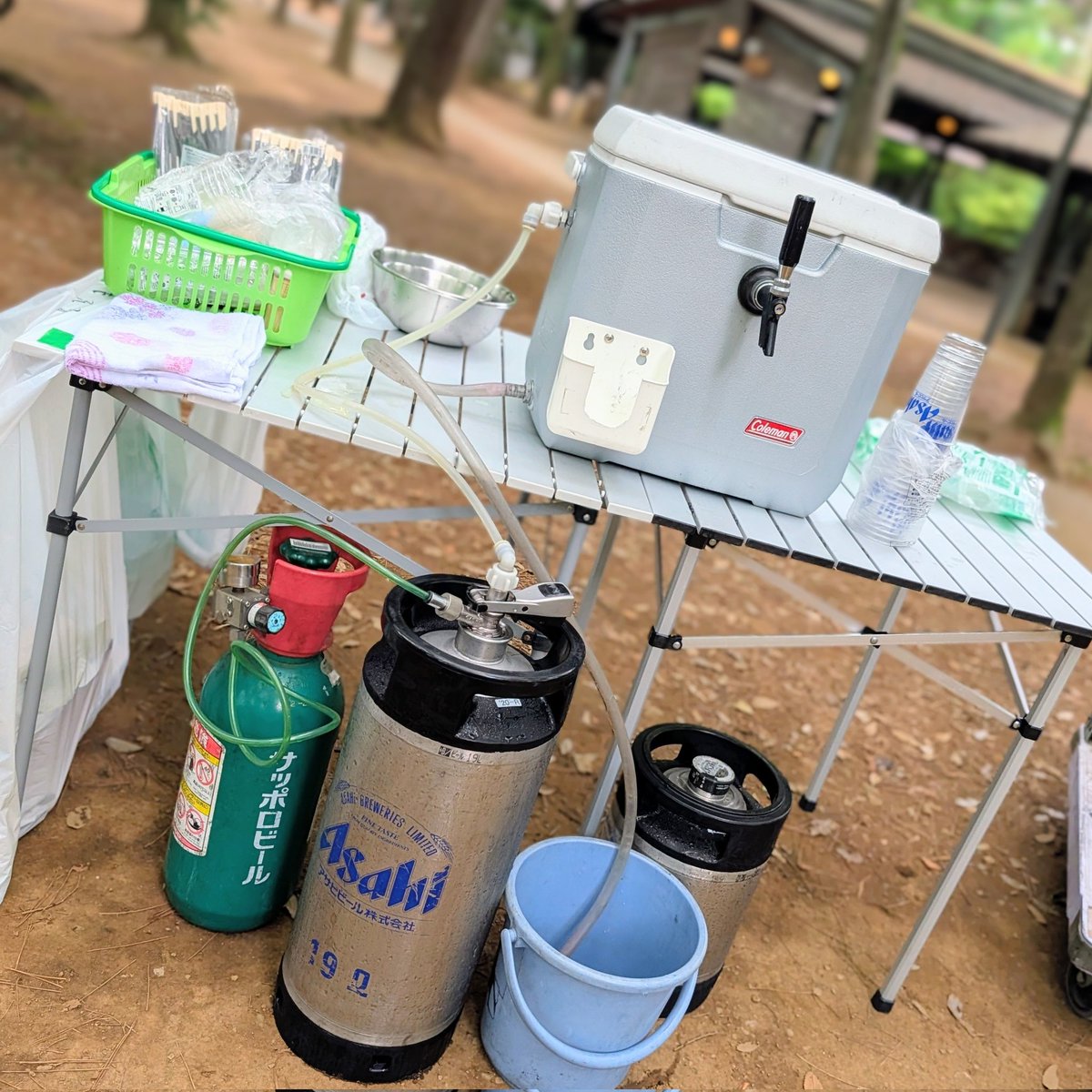 生ビールサーバー 屋根無しスペース！で、雨もギリセーフ！で、予備まで空っぽ！で
