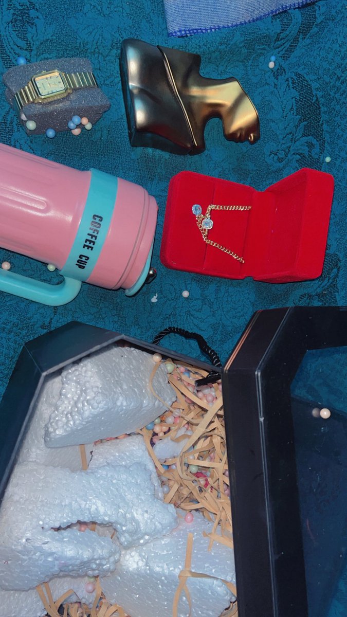 Nada_Ju20's tweet photo. الحمدلله بجد الحمدلله ♥️♥️🥺
الانسان الغُرفه لا تسعه من السعاده بجد!!😭♥️♥️♥️♥️♥️♥️♥️♥️♥️♥️♥️♥️ https://t.co/MSEZOoiSAq