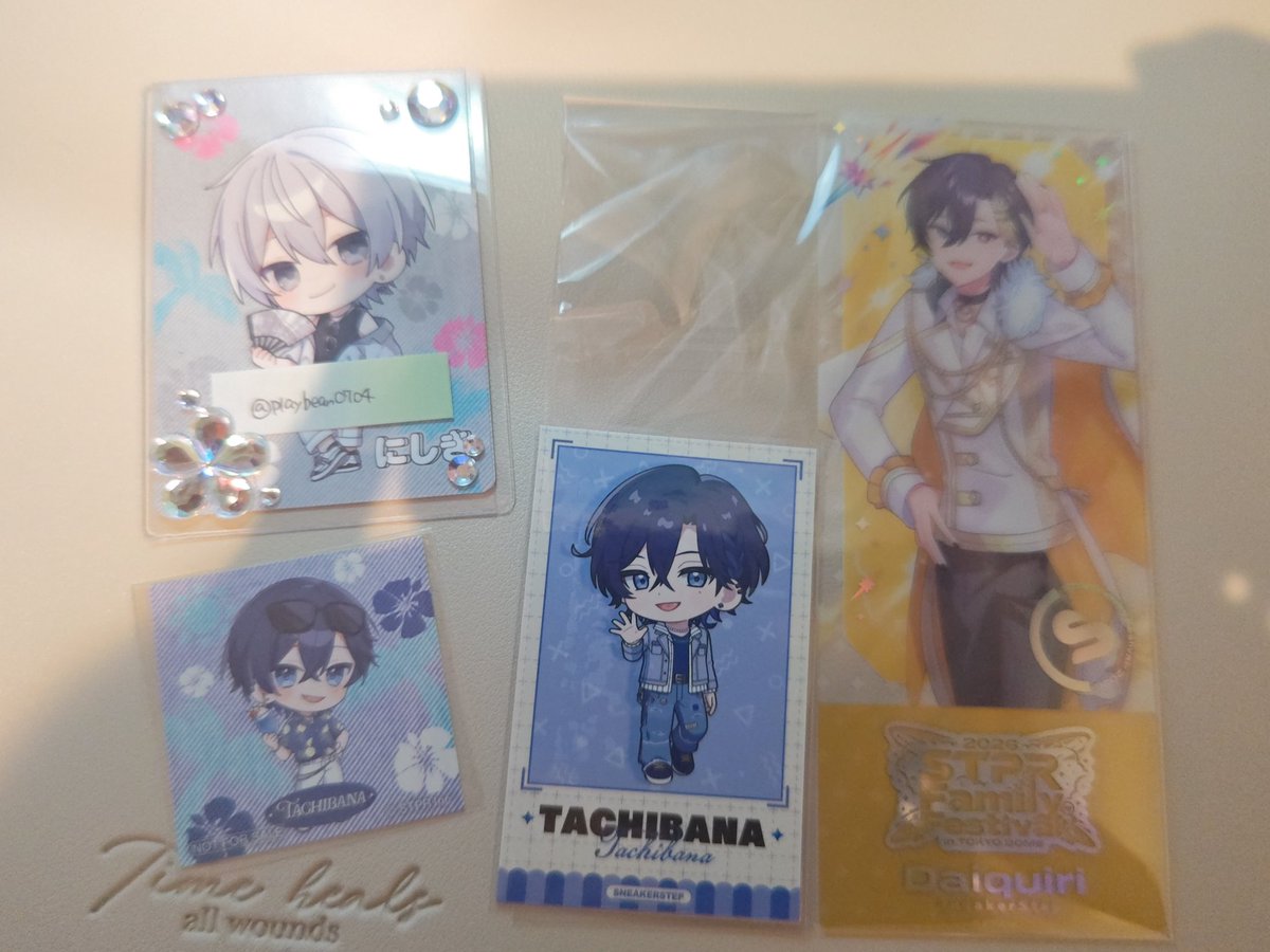 playbean0704's tweet photo. 過去グッズ

求　同異種🤍❄️さん
譲　画像(リプにも続きます)

郵送、もしくはうぃあすに2名古屋8/5手渡し
異種グッズも検討いたしますのでお気軽にお声掛けください🙇🏻‍♀️

#すにすてグッズ交換 https://t.co/QVT9j7N5fP