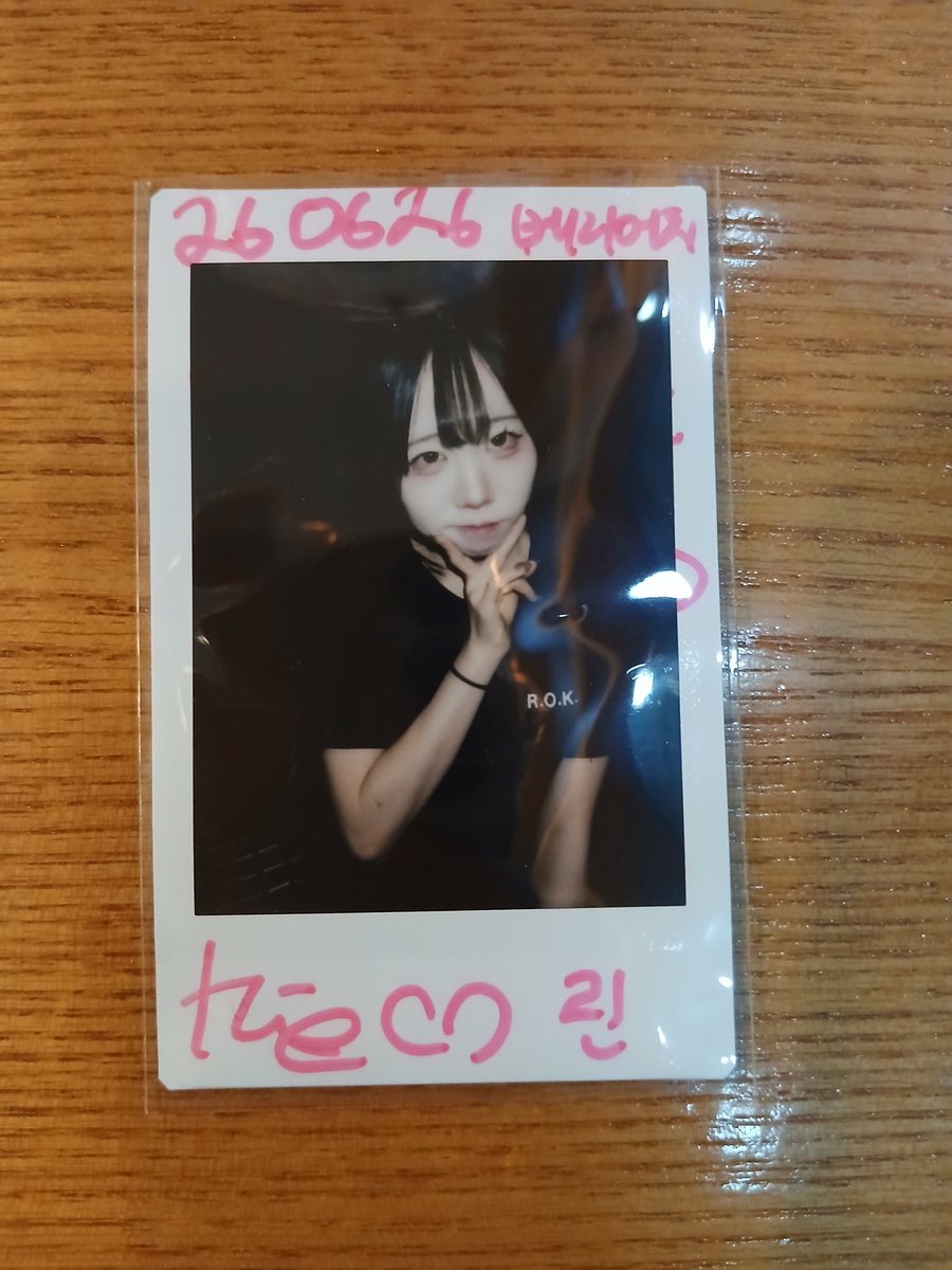 lin14985's tweet photo. 베리머치 매우 늦은 후기입니다..
시험에 졸업사진에 트위터 오류에 이런저런 일이 너무 많아서 트위터도 제대로 들어오지 못한 느낌이네요.. 이날 버스 잘못타서 라이브도  못보고 끝났는데 너무 슬펐지만 오시들을 만나서 행복했어욤🥹 
디엑스 보고싶다..
🎀 #키아워 #나인뭐해 🎀 https://t.co/CM4CkYtfkl