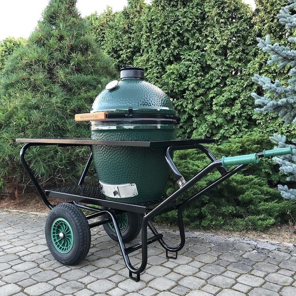 biggreenegg_sk's tweet photo. 🚜 Presuňte svoju vonkajšiu kuchyňu kamkoľvek.
Big Green Egg Large v zostave Fúrik spája mobilitu, veľkú pracovnú plochu a ikonický dizajn. Stačí naložiť, presunúť a grilovanie sa môže začať. 🔥💚
#BigGreenEgg #BigGreenEggLarge #BigGreenSummer #zivotchutiskvele #furik https://t.co/TYqbacSu5r