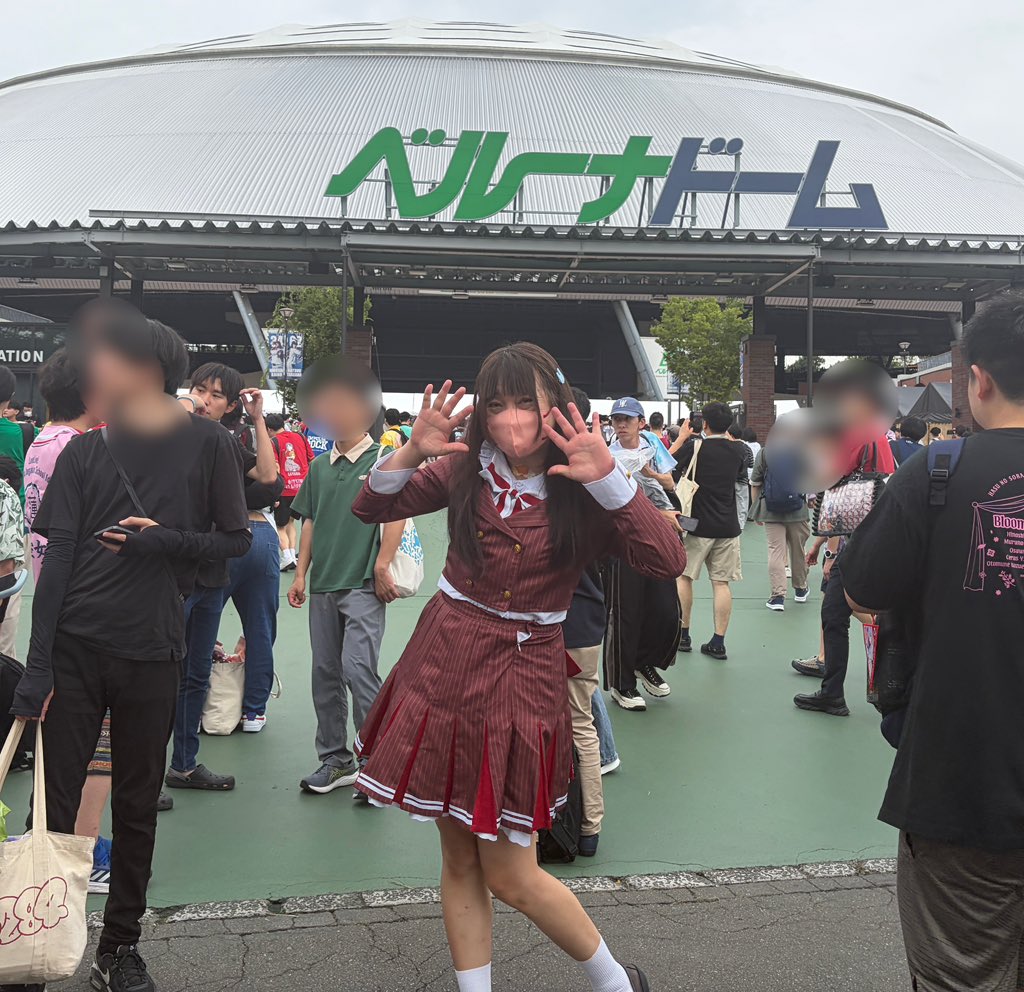 MarieRudel's tweet photo. 入場したよっ。
フラワー！

#蓮ノ空6th埼玉Day2 https://t.co/HmBdcYybq6