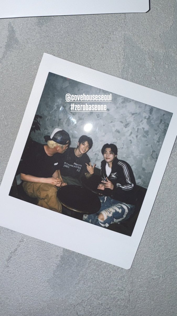 gunxhism's tweet photo. im guessing mattparkz were at a cafe with juben who makes music too!

we’re closer to that emp album than we think…. https://t.co/emhOy5K0uR