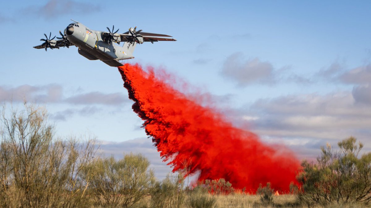 top_force's tweet photo. 🚒✈️ Ce serait l'#A400M #Grizzly @Airbus @AirbusDefence en configuration #HBE produit retardant piloté par des pilotes d'essais @AirbusDefence et non l'#Atlas #A400M piloté par @Armee_de_lair https://t.co/I54hzlTGll