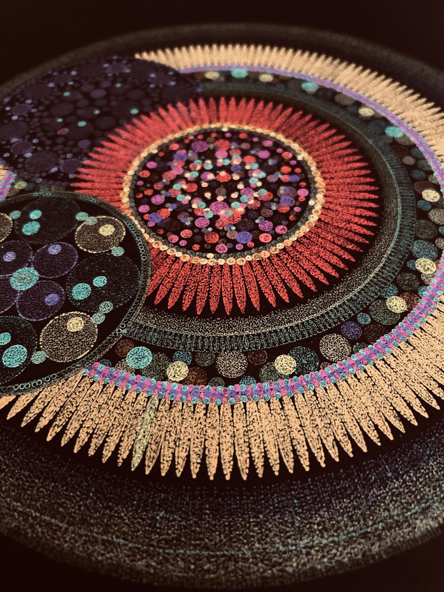 lightworker_9's tweet photo. Manifestation of the Universe — "Kyōmei / 共鳴"
Circles of varying colors, shapes, and sizes resonate, creating quiet harmony. Nothing exists in isolation—all things are invisibly connected.
Gel ink on black paper.
#Pointillism #DotWork #MandalaArt #ContemporaryArt #Resonance https://t.co/eZGH8nKOIw