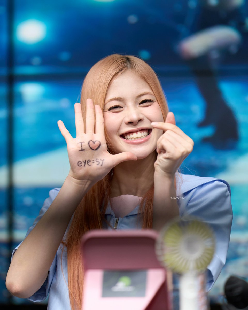 AM_10_30's tweet photo. 260530 2nd EP '~ of the world ~' FANSIGN EVENT
cosmosy (코스모시) - a’mei

I🩷
eye = sy

#amei
#cosmosy #コスモシー #코스모시 https://t.co/Z4iAldCCFf