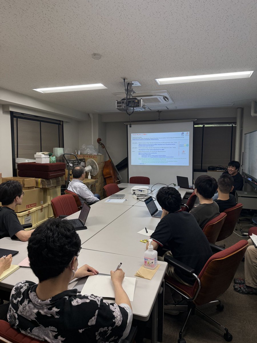 MALT_Utokyo's tweet photo. MALT Special seminar！
今回は松崎研で学位をとり、現在は理研にに勤めている三宅さんをゲストに迎え、理研での研究内容を紹介していただきました。 https://t.co/x6D3CLH5tJ